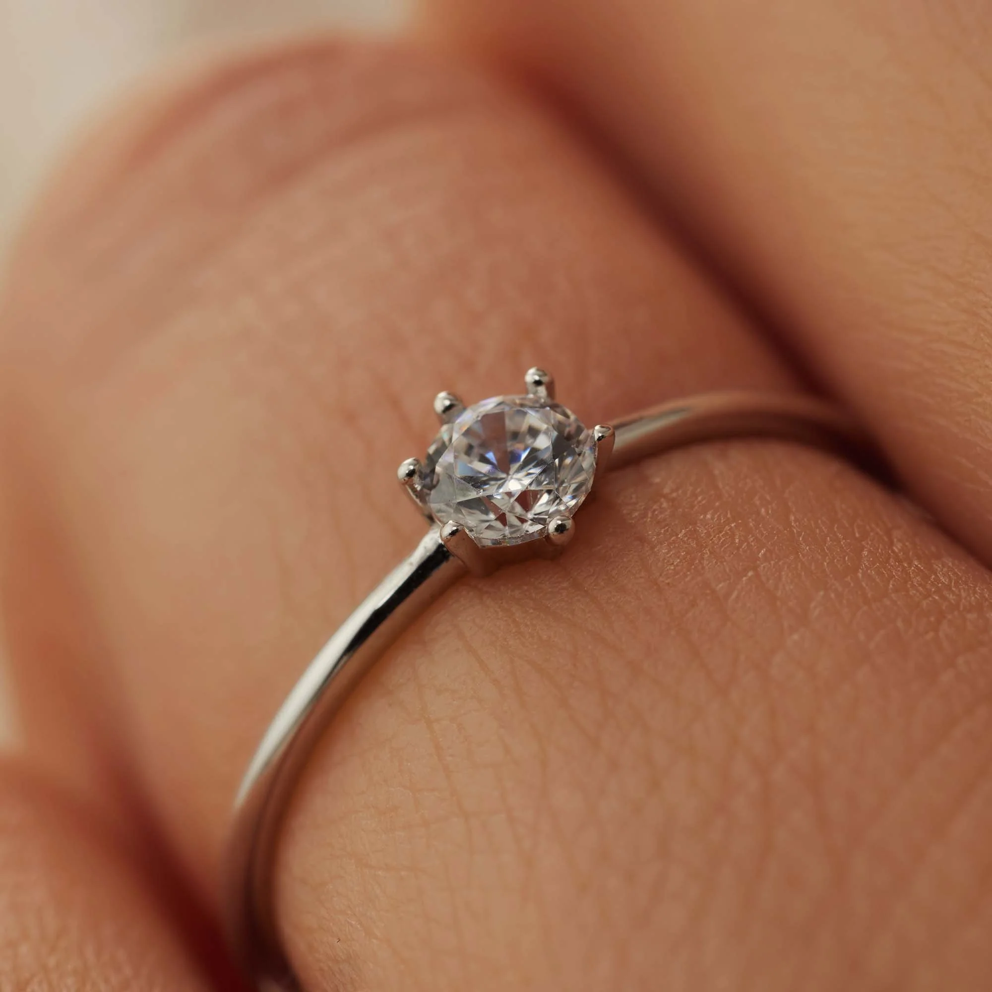 Saint Germain Abelle 14 karat white gold ring with zirconia stone - Image 4