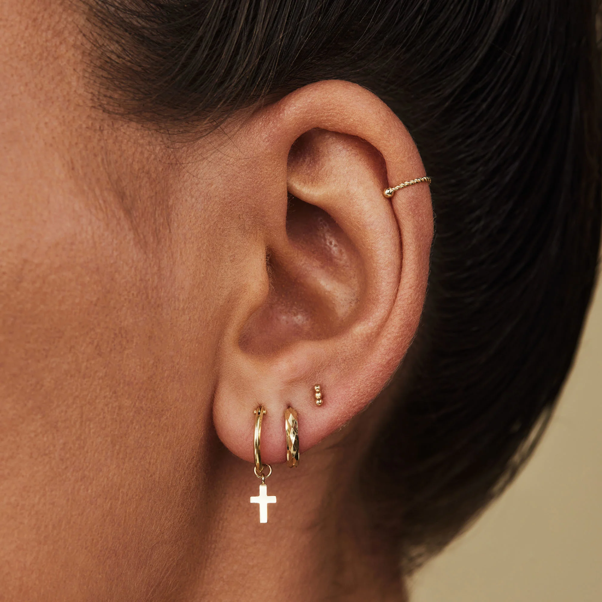 Rivoli Claire 14 karat gold ear studs - Image 3