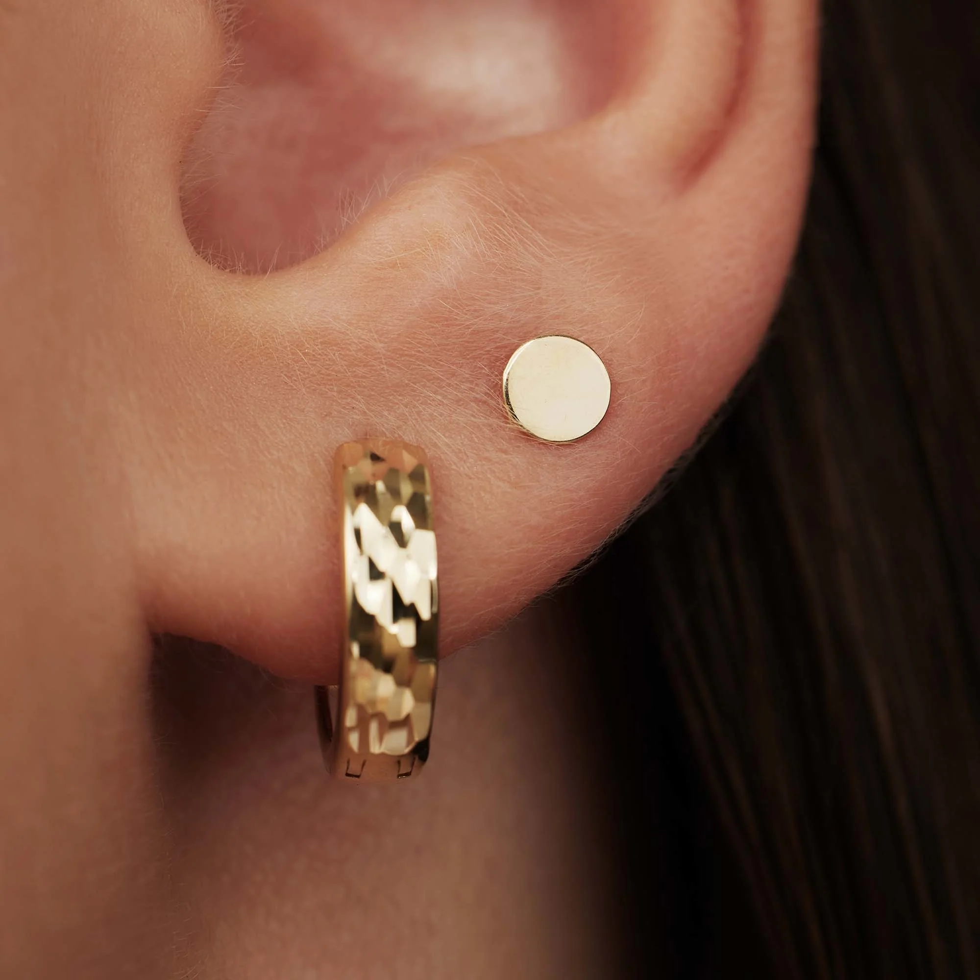 Le Marais Jeanne 14 karat gold ear studs with coin - Image 3