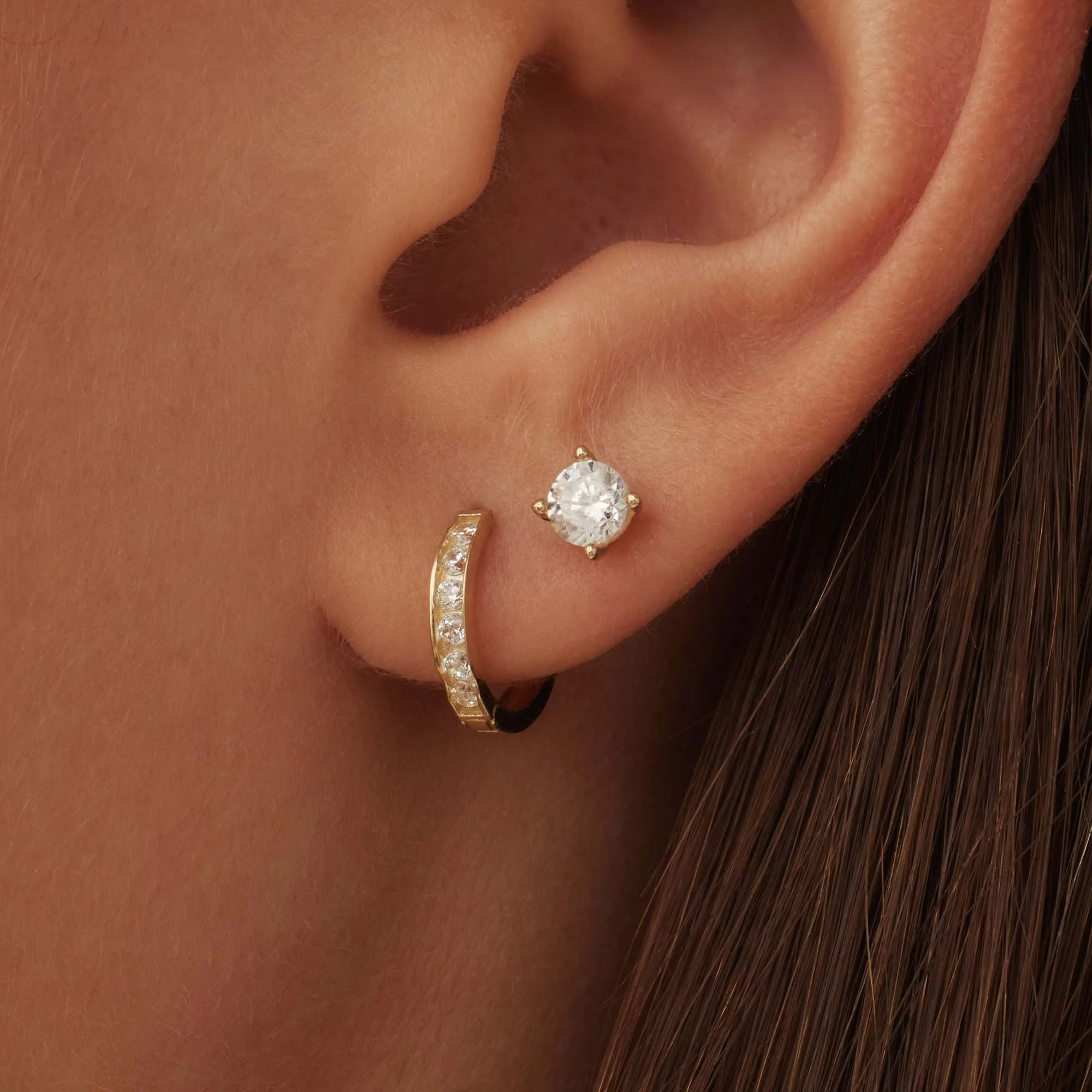 Le Marais Lourdes 14 karat gold ear studs with zirconia stone - Image 4