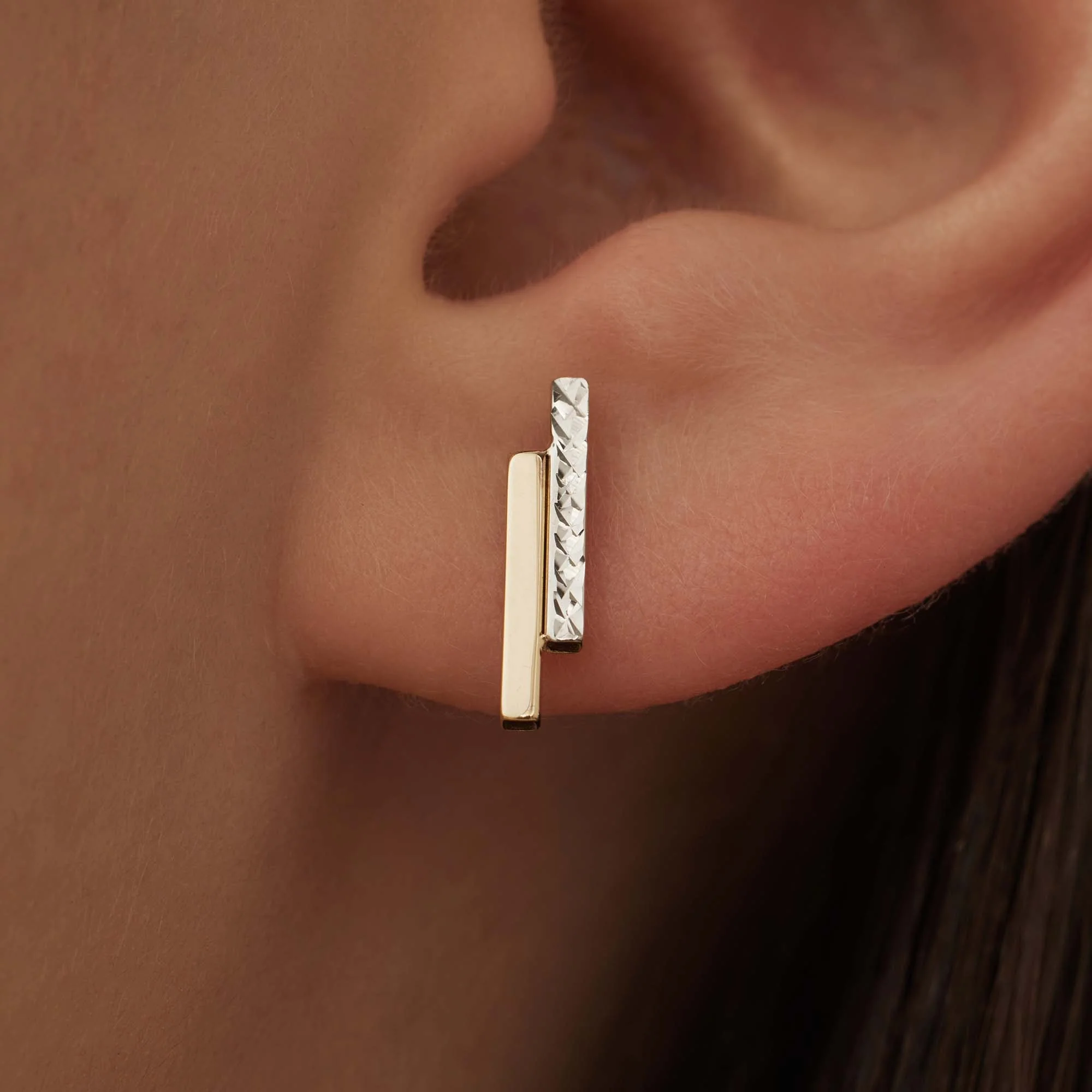 Le Marais Alice 14 karat gold ear studs with diamond cut - Image 3