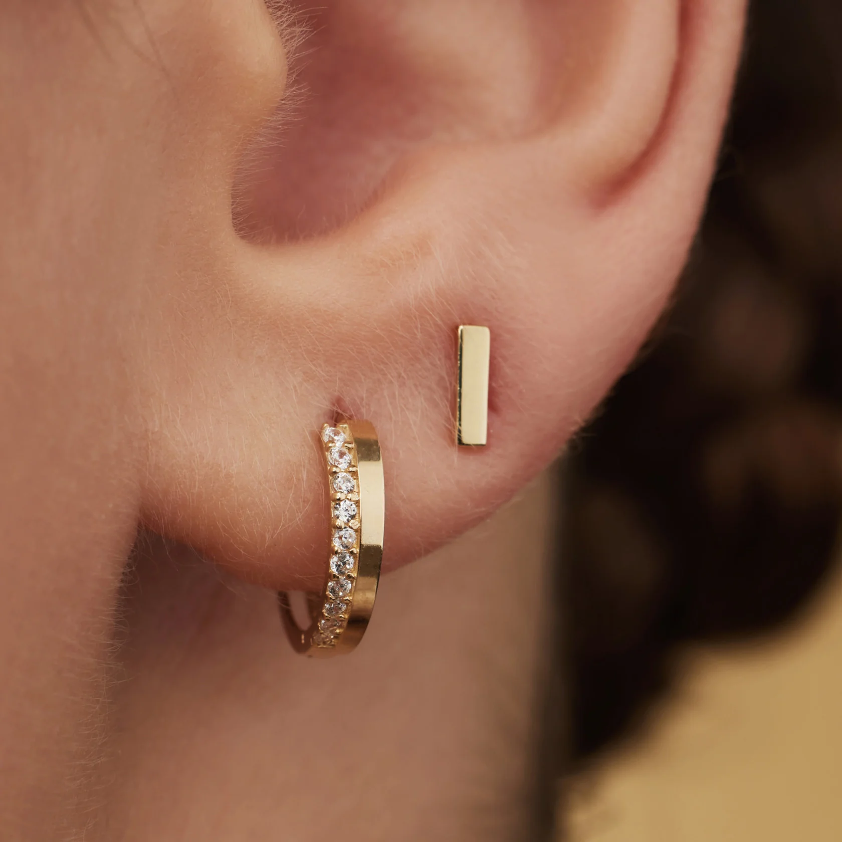 Cadeau d'Isabel 14 karat gold earring set with zirconia stones - Image 3