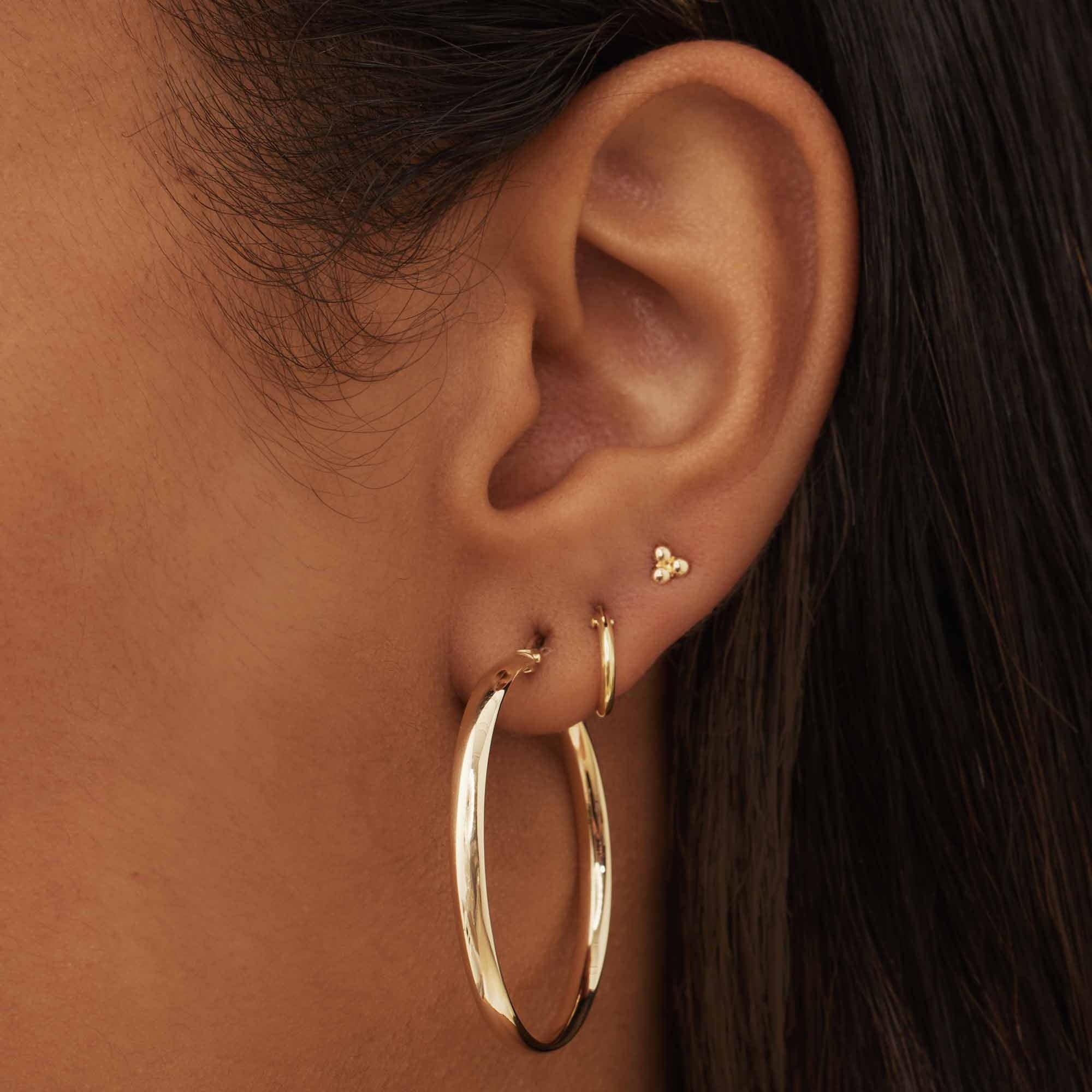 Rivoli Estrella 14 karat gold hoop earrings (32 mm) - Image 2