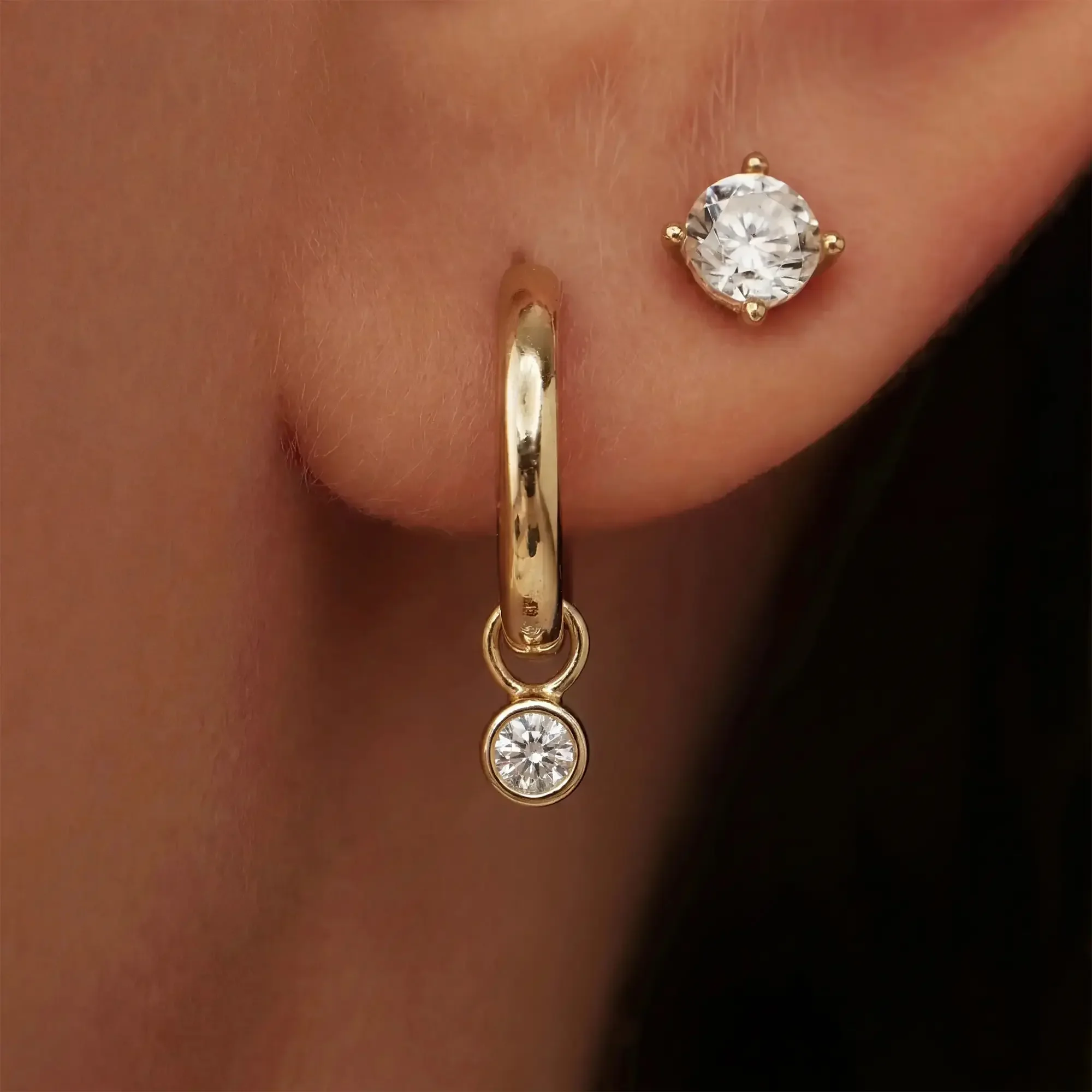 Rivoli Aélys 14 karat gold hoop earrings with zirconia stone - Image 3