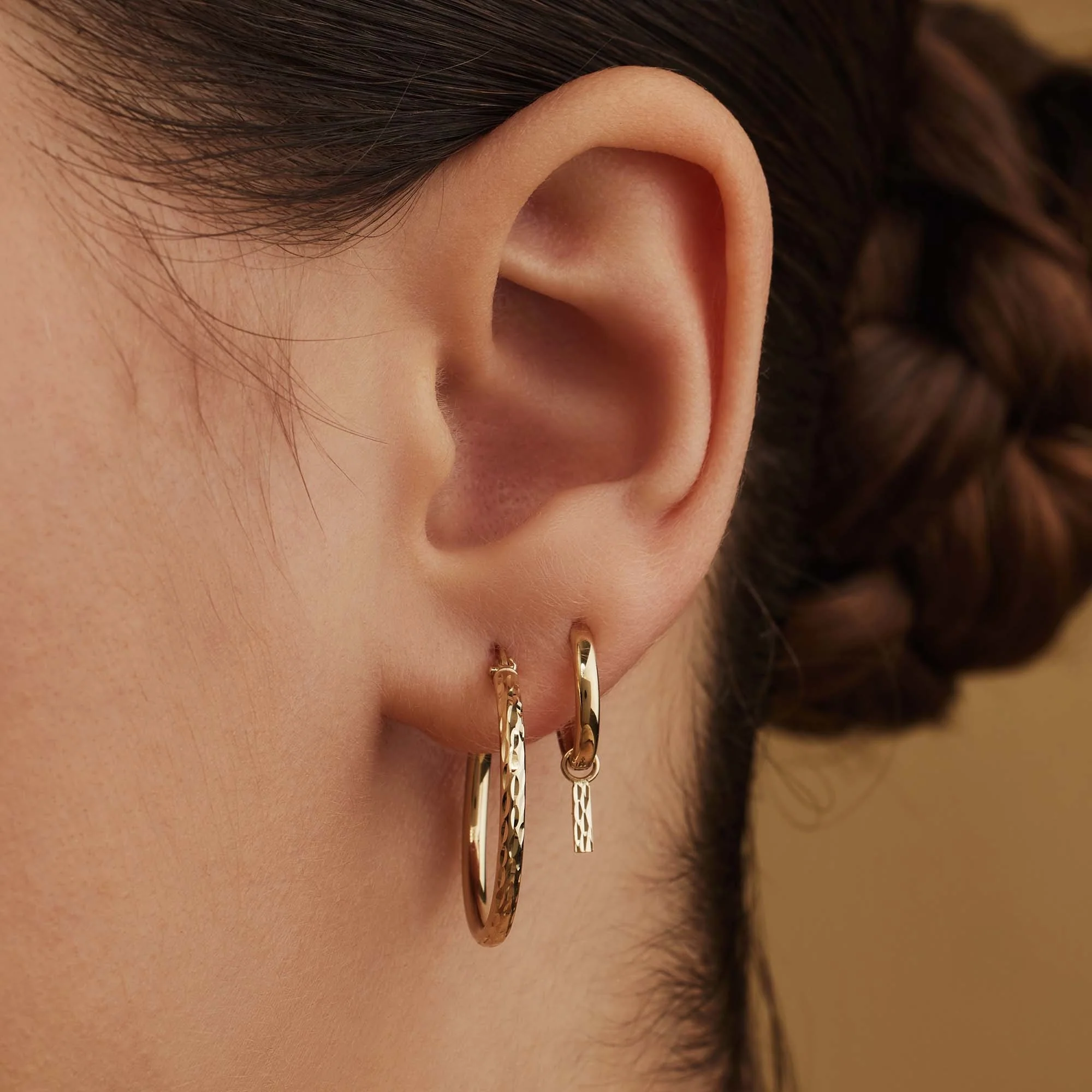 Rivoli Laura 14 karat gold hoop earrings with diamond cut - Image 2