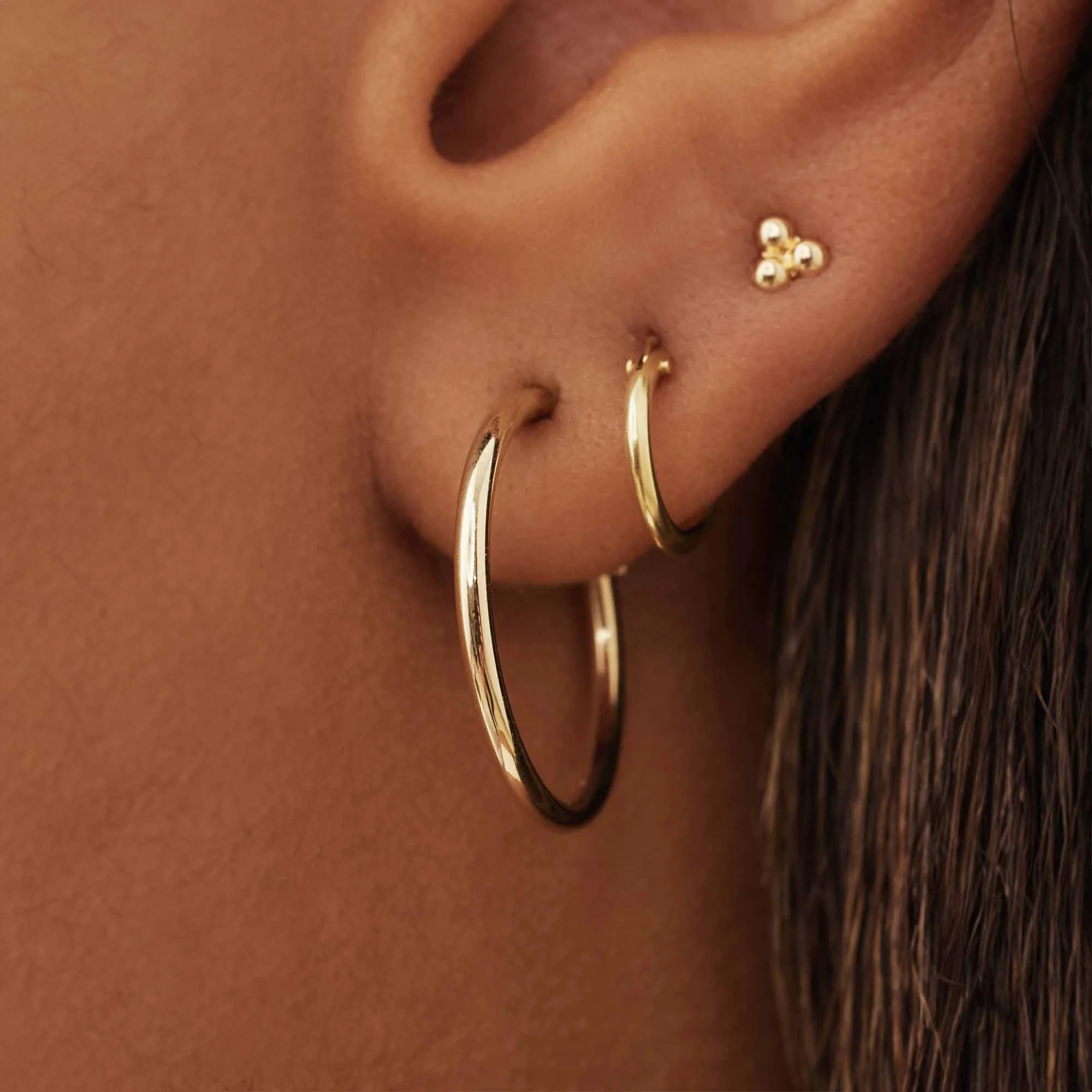 Le Marais Cerise 14 karat gold hoop earrings (18 mm) - Image 3