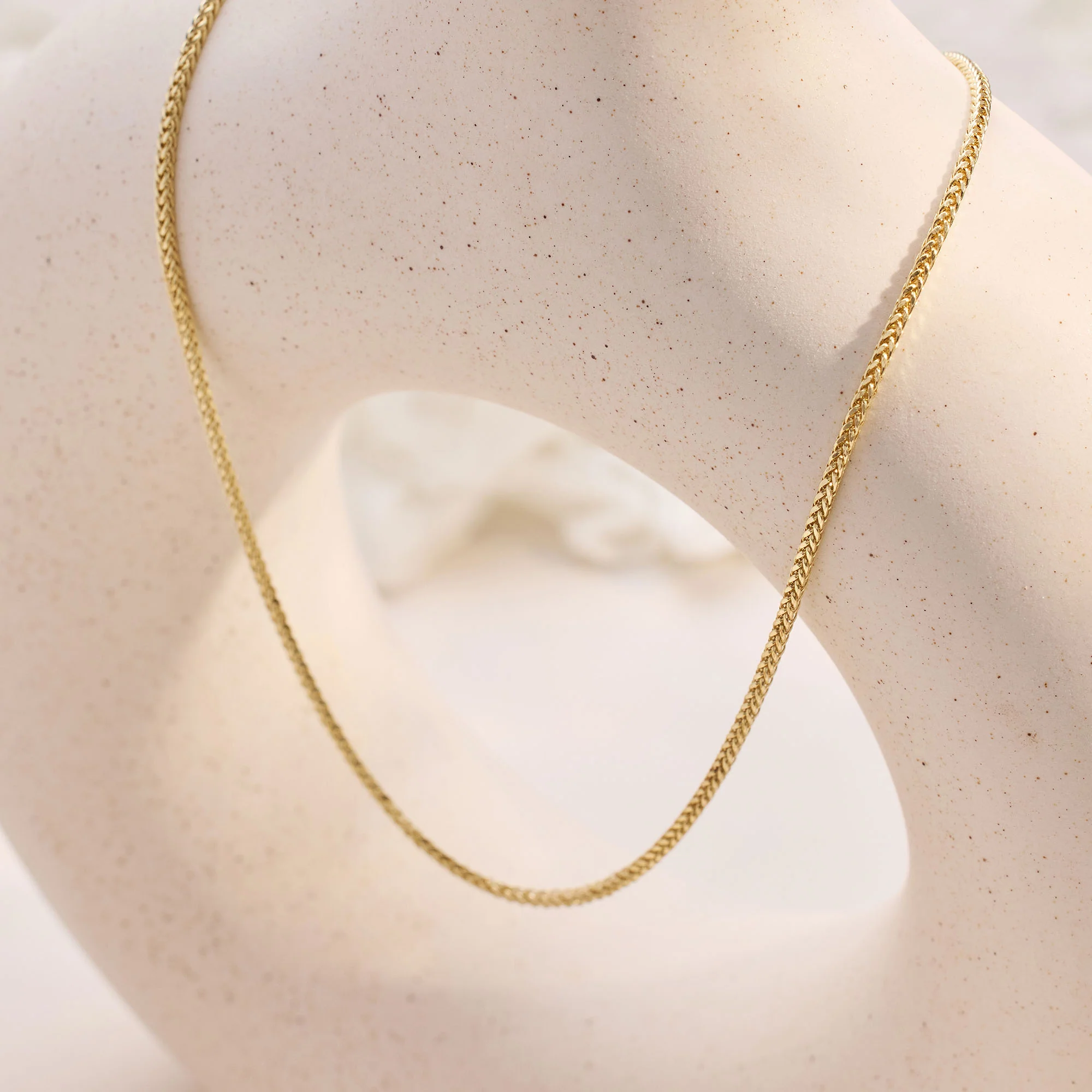 Aidee Sharla 14 karat gold link necklace - Image 5