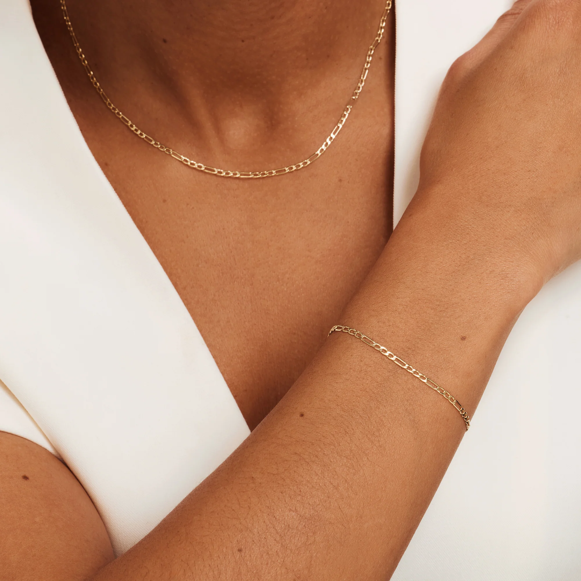 Rivoli Nina 14 karat gold necklace with figaro chain - Image 4