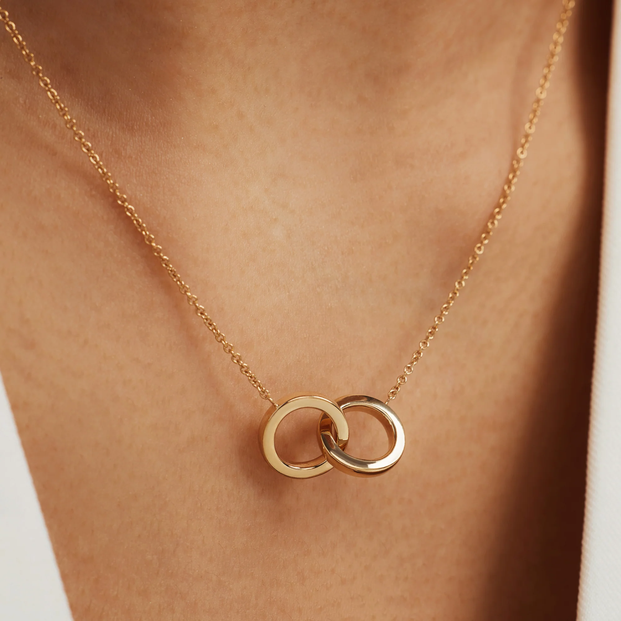 Le Marais Zoë 14 karat gold necklace with two rings - Image 2