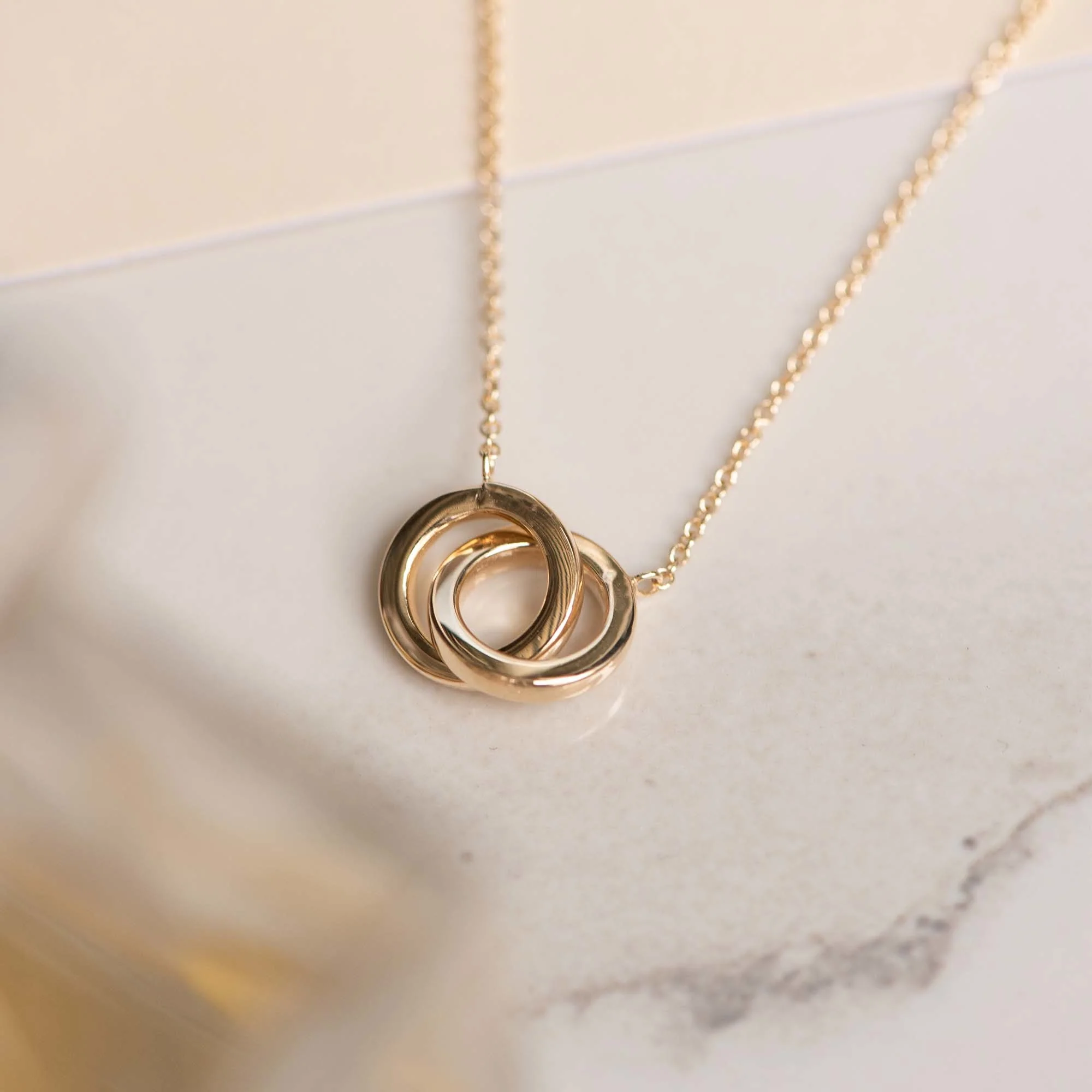Le Marais Zoë 14 karat gold necklace with two rings - Image 5