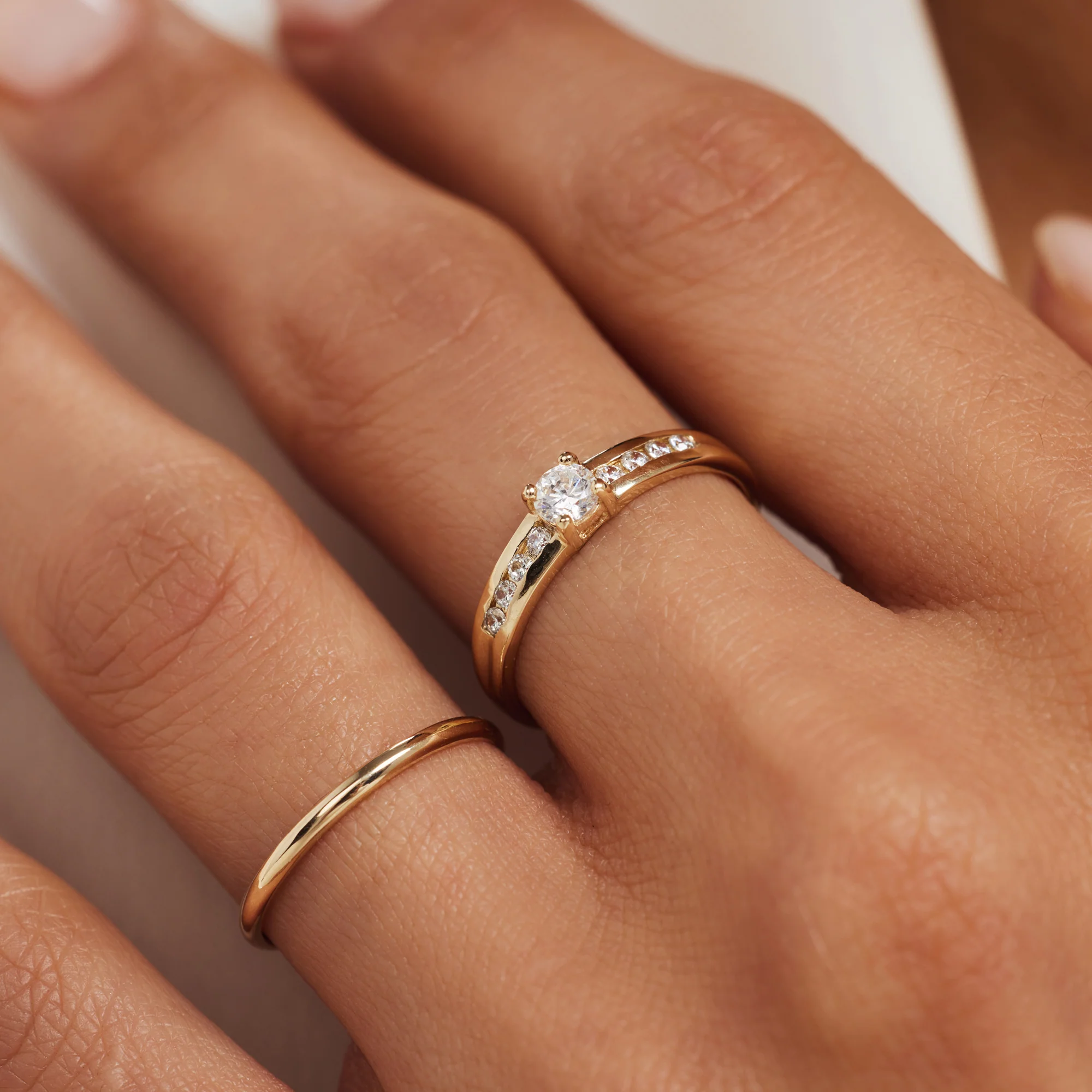 Le Marais Estée 14 karat gold ring with zirconia stones - Image 2