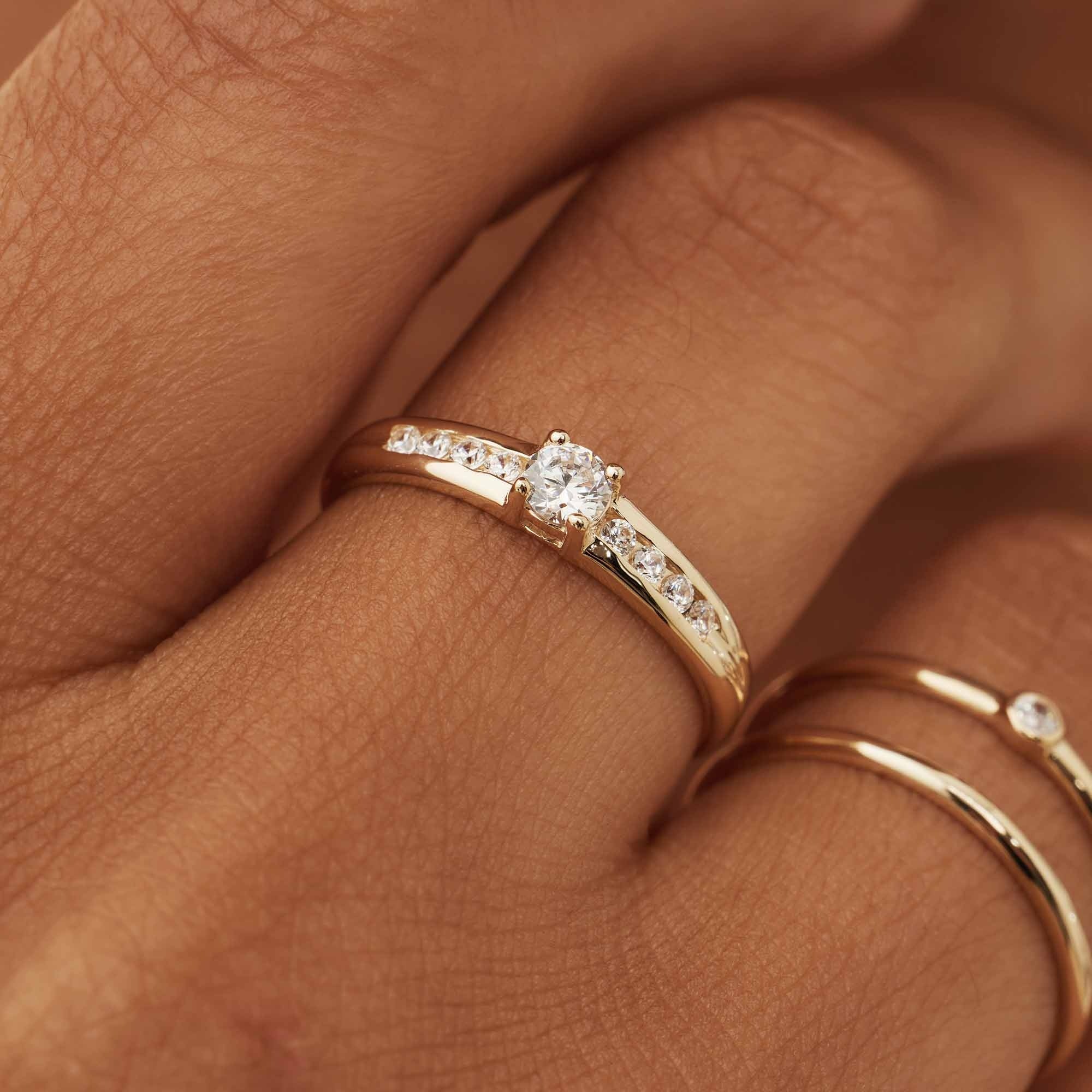 Le Marais Estée 14 karat gold ring with zirconia stones - Image 3