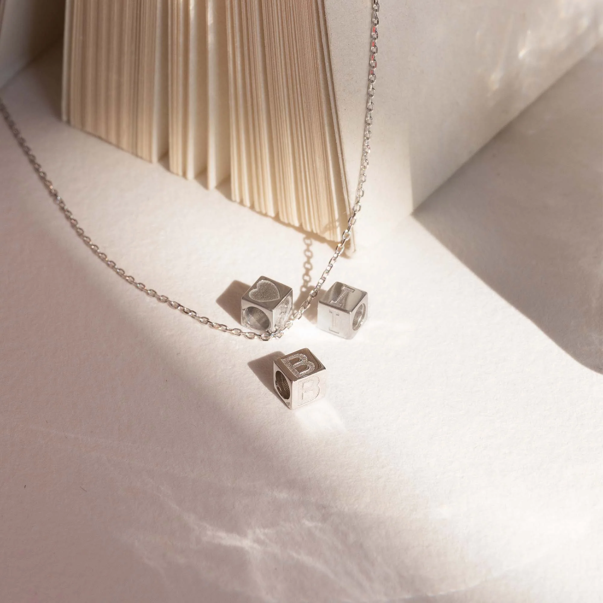 Saint Germain Felie 14 karat white gold cube charm with heart - Image 7
