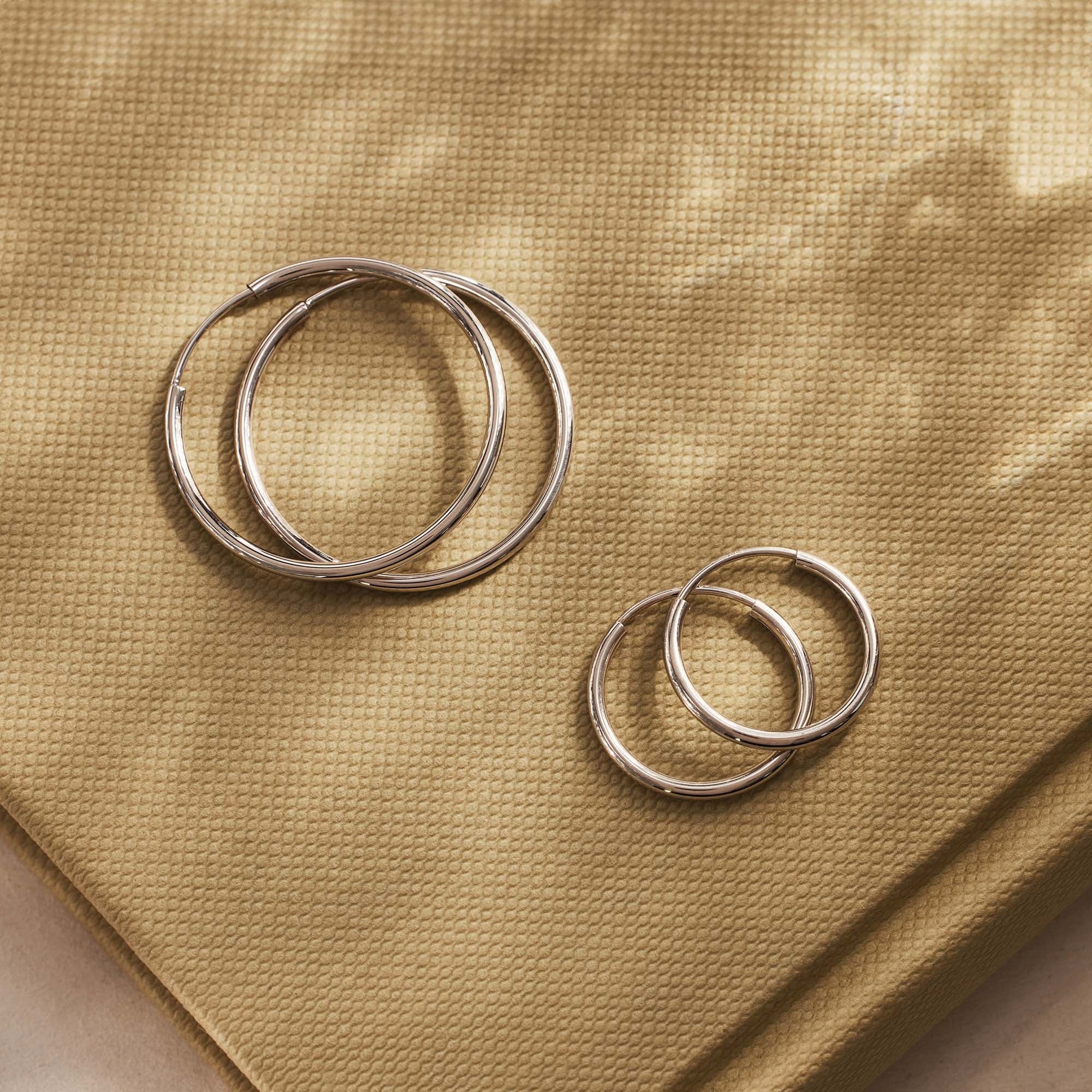 Saint Germain Cerise 14 karat white gold hoop earrings (22 mm) - Image 5