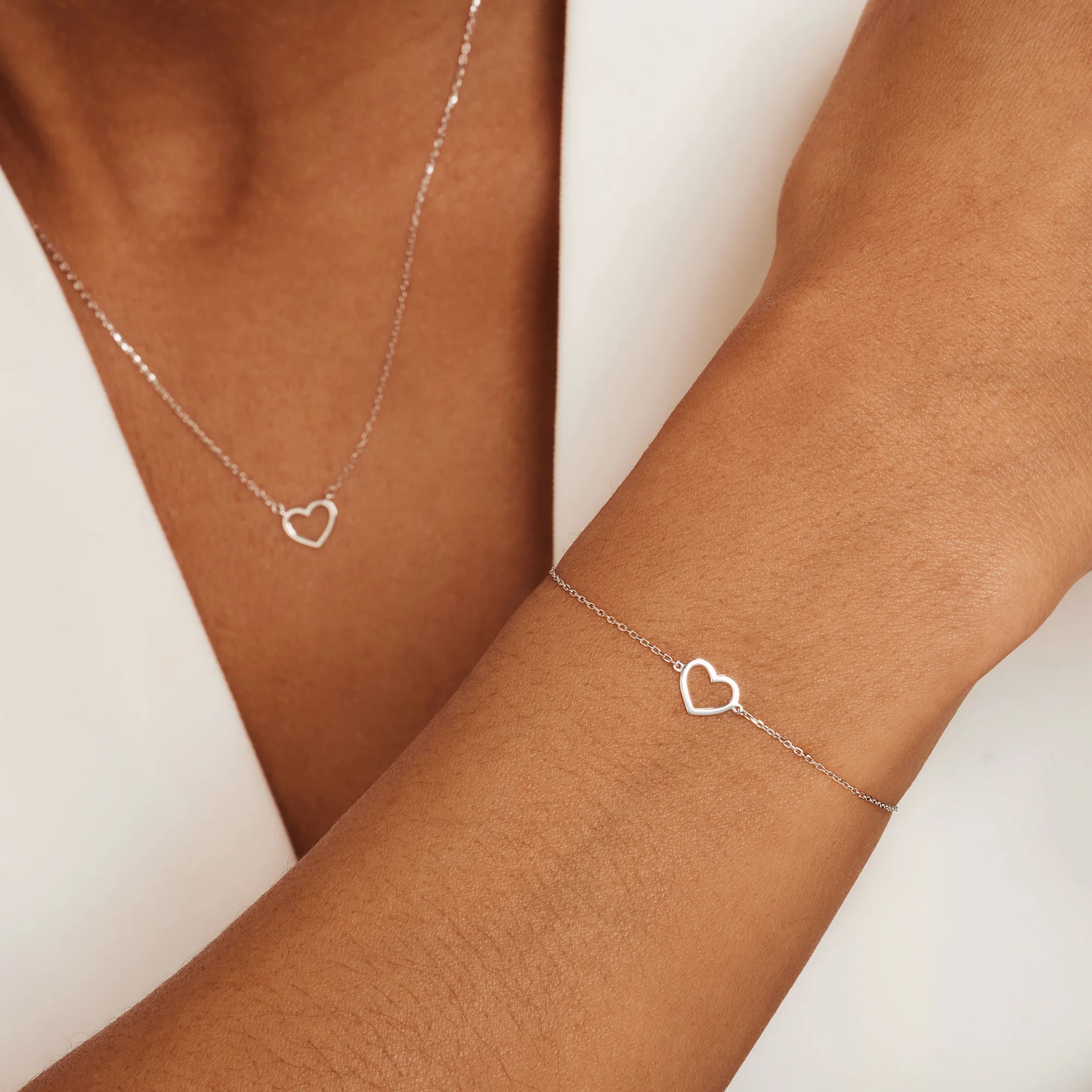Saint Germain Amore 14 karat white gold necklace with heart - Image 3