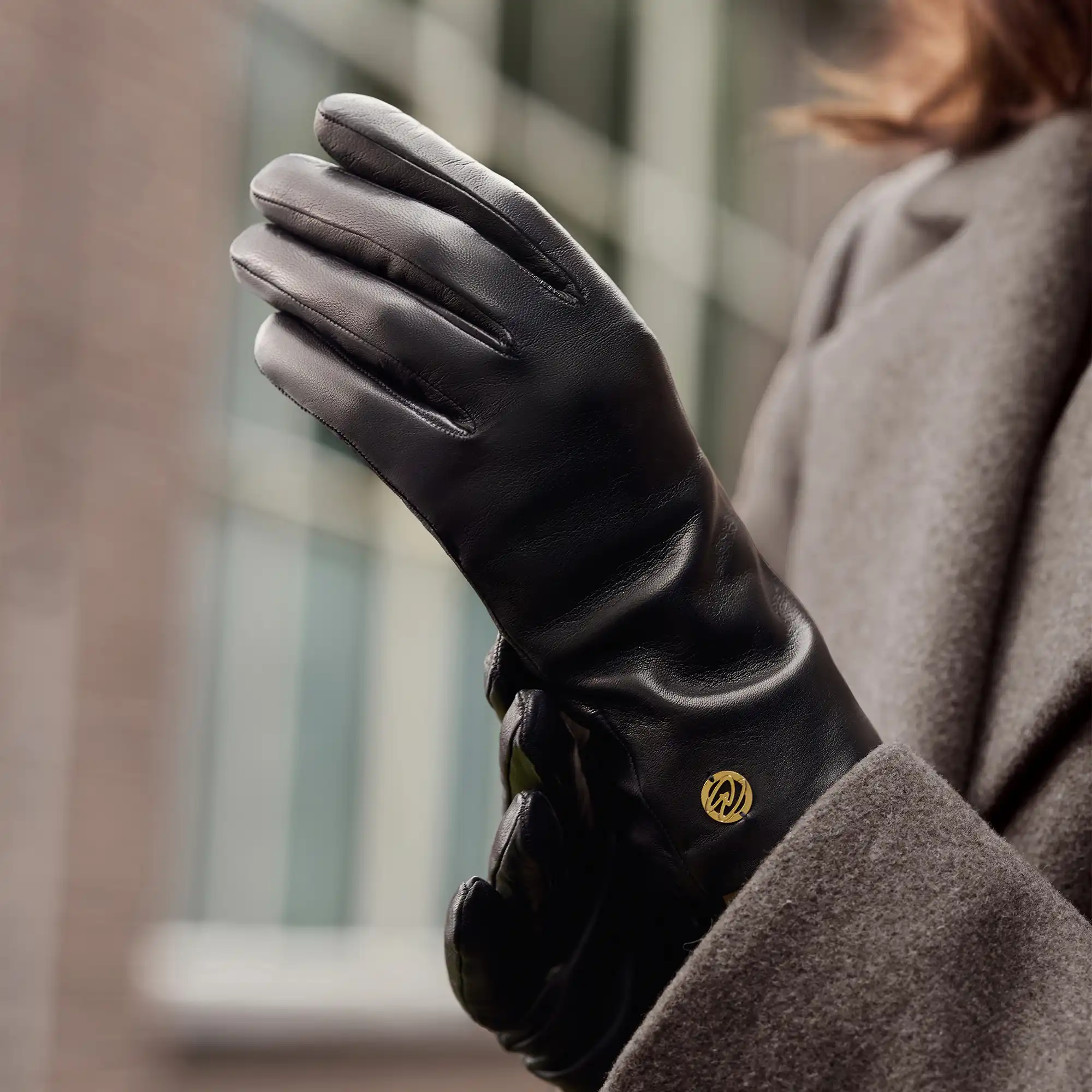 Honoré Eleanor black goatskin leather gloves - Image 3