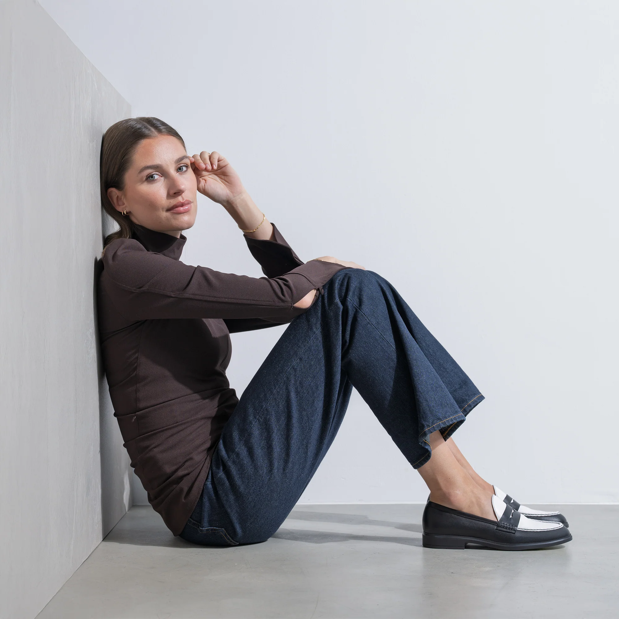Vendôme Blandine black and white calfskin leather loafers - Image 3