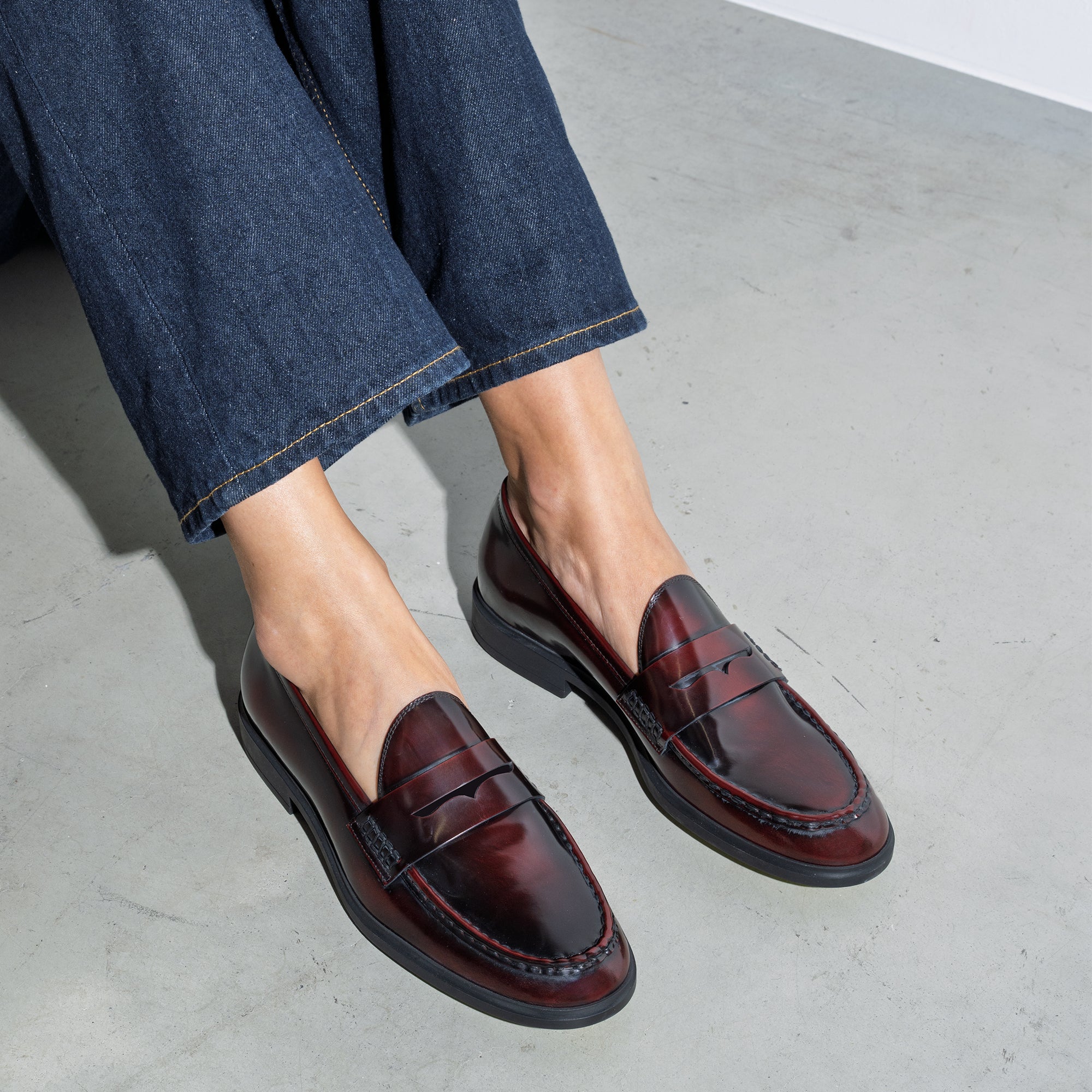 Vendôme Blandine bordeaux red spazzolato leather loafers - Image 2