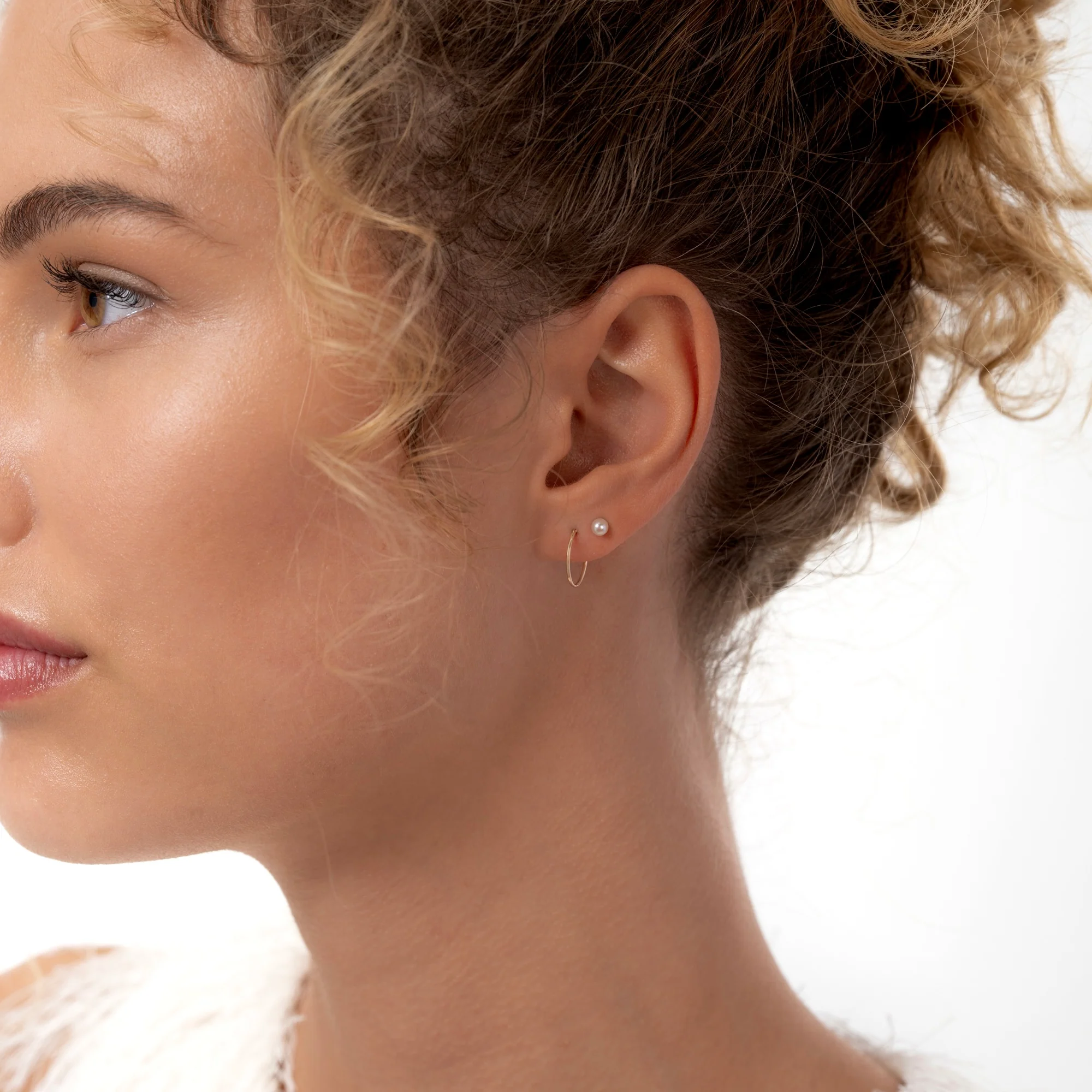 Cadeau d'Isabel 14 karat gold earrings set with pearls - Image 5