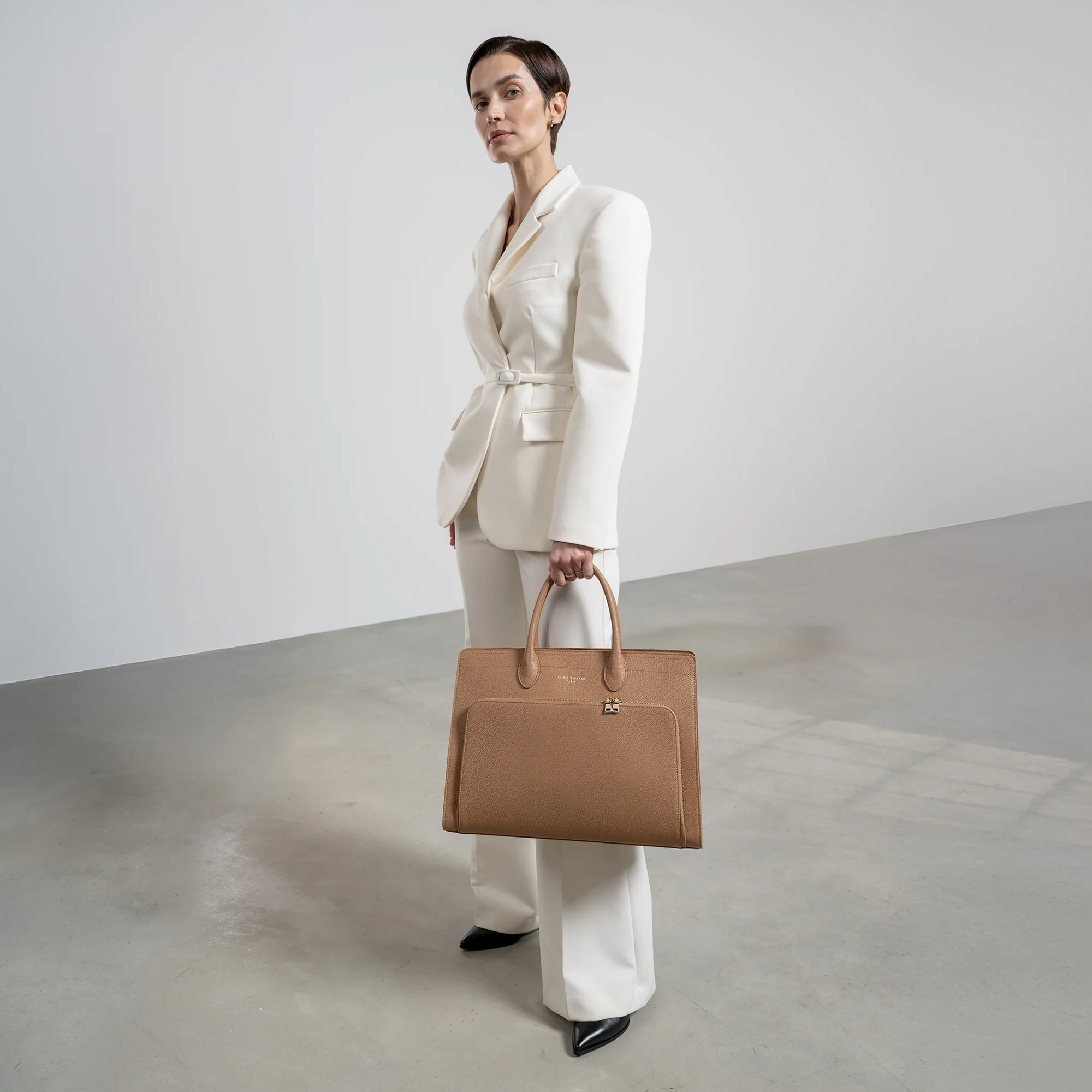 Honoré Nadine camel calfskin leather handbag with 16.4 inch laptop pocket - Image 3