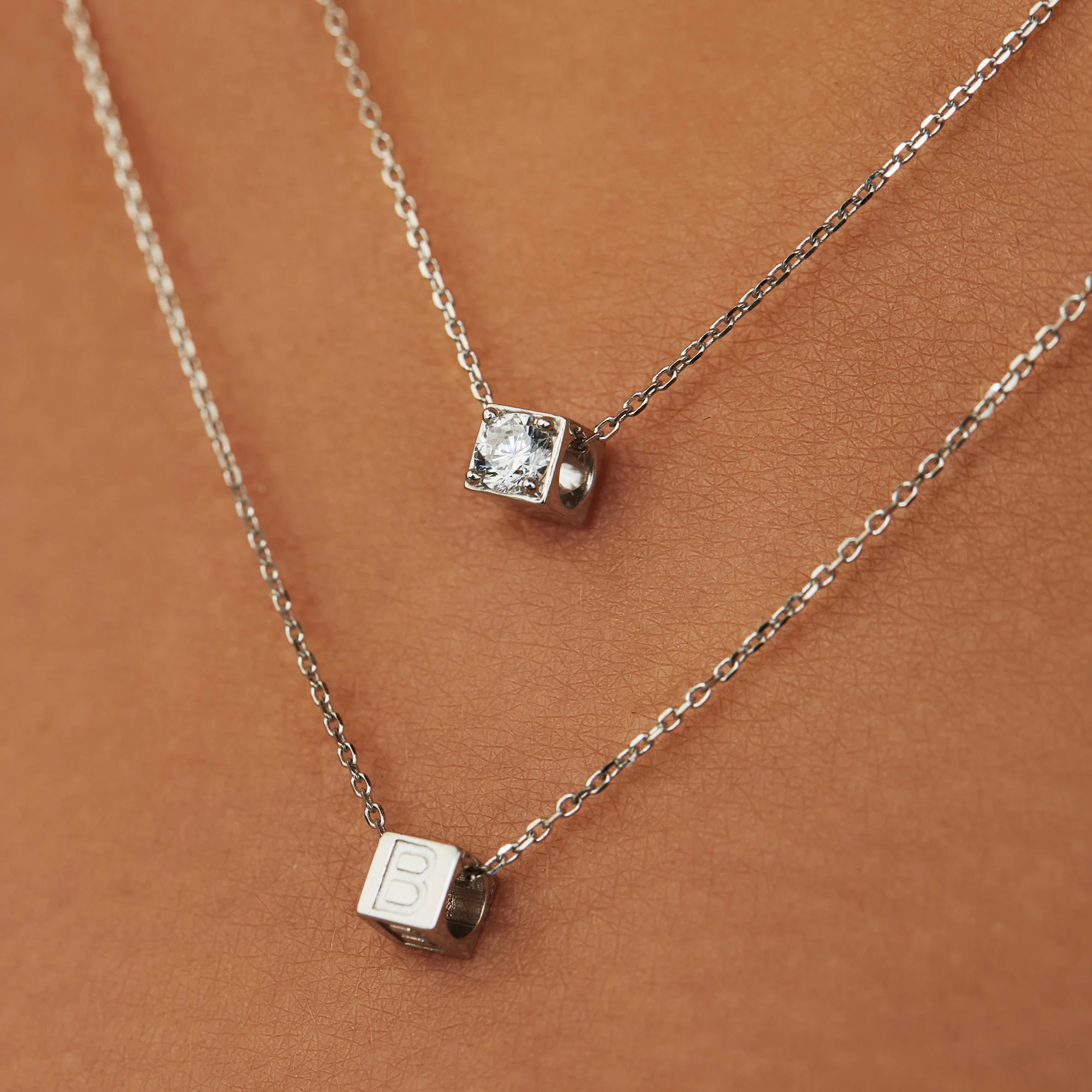 Saint Germain Felie 14 karat white gold cube initial charm with letter - Image 2