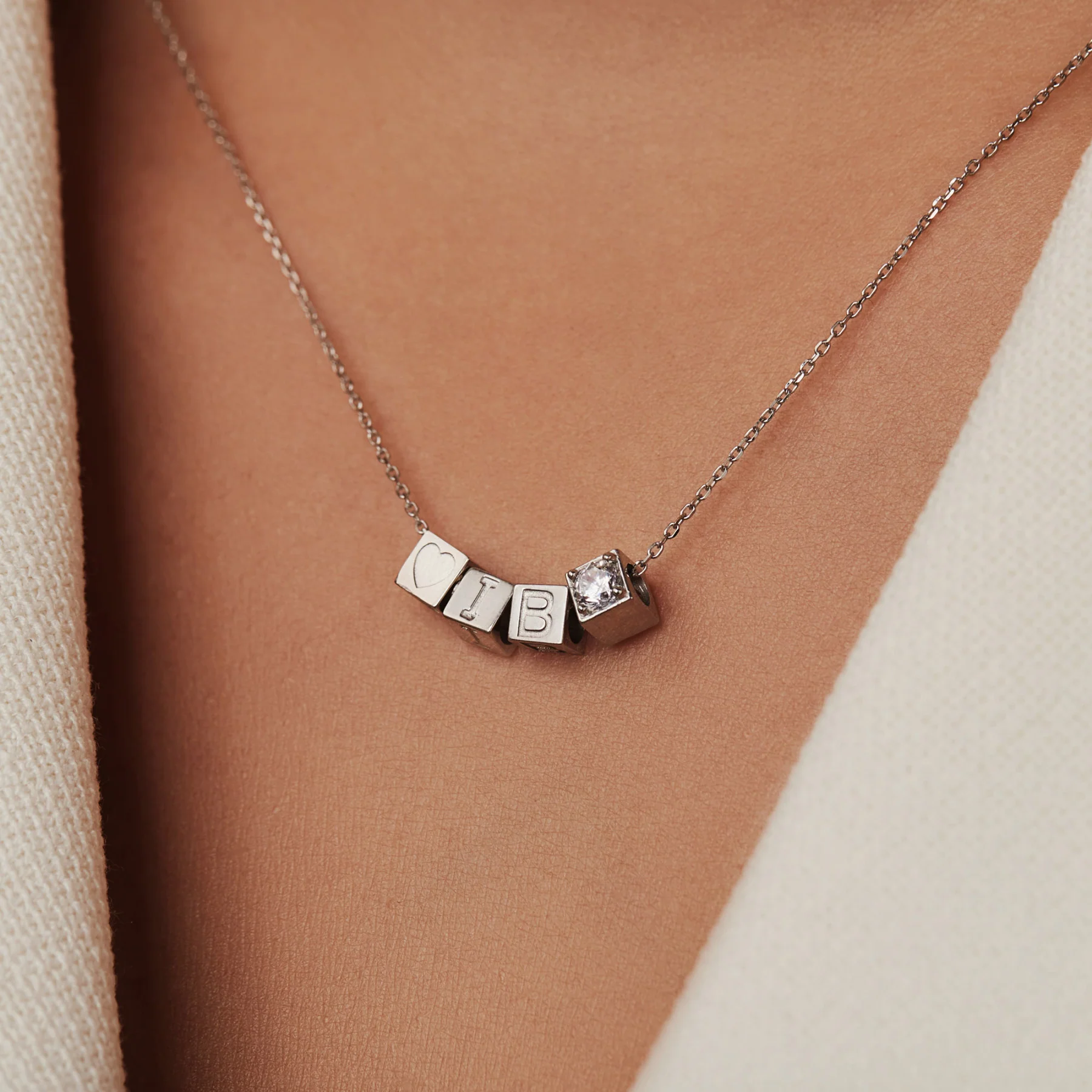 Saint Germain Felie 14 karat white gold cube initial charm with letter - Image 3