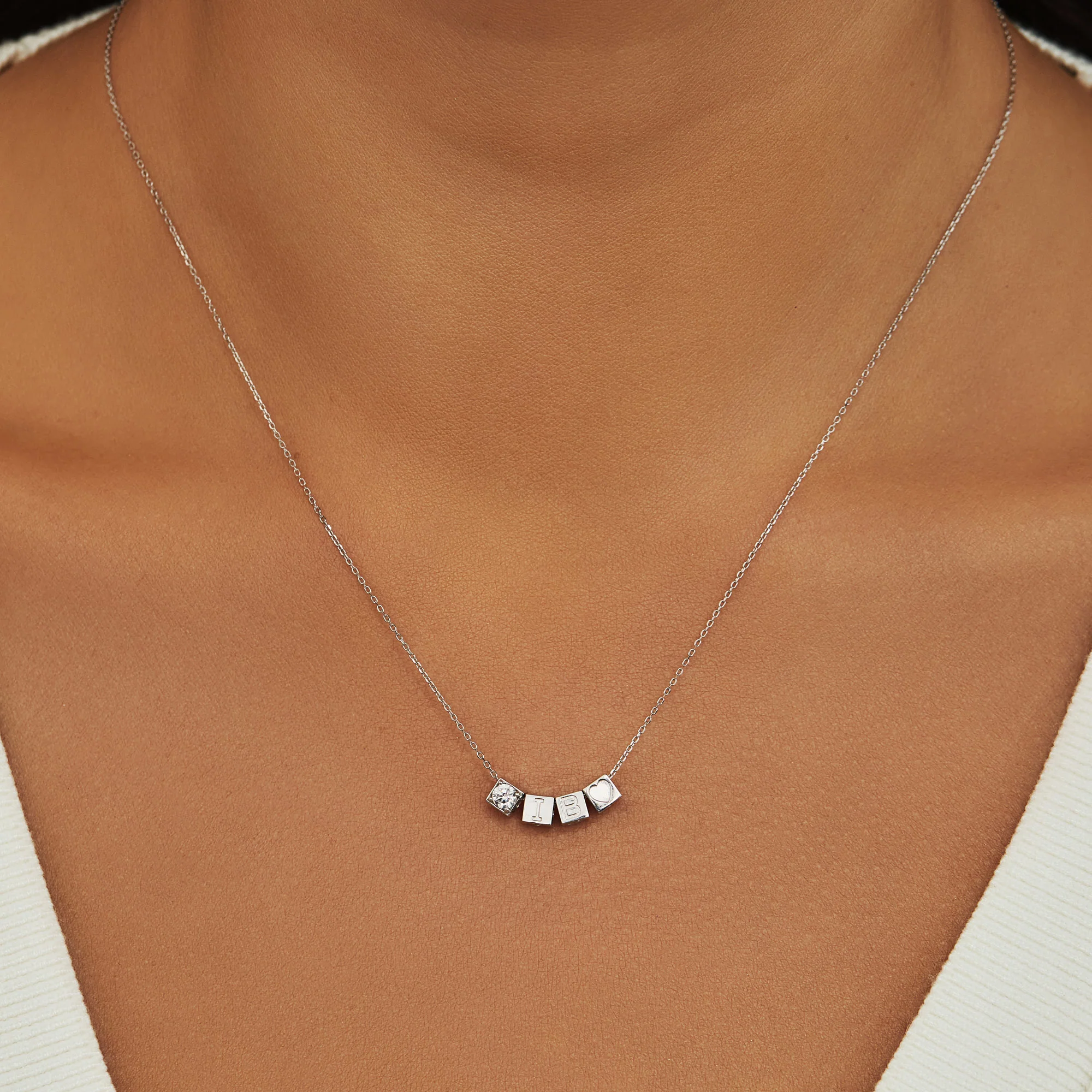 Saint Germain Felie 14 karat white gold cube initial charm with letter - Image 5