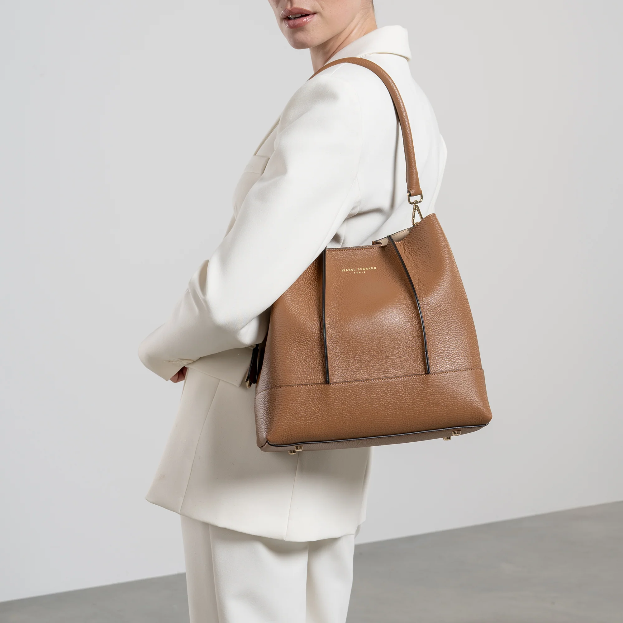 Femme Forte Macie cognac calfskin leather shoulder bag - Image 2