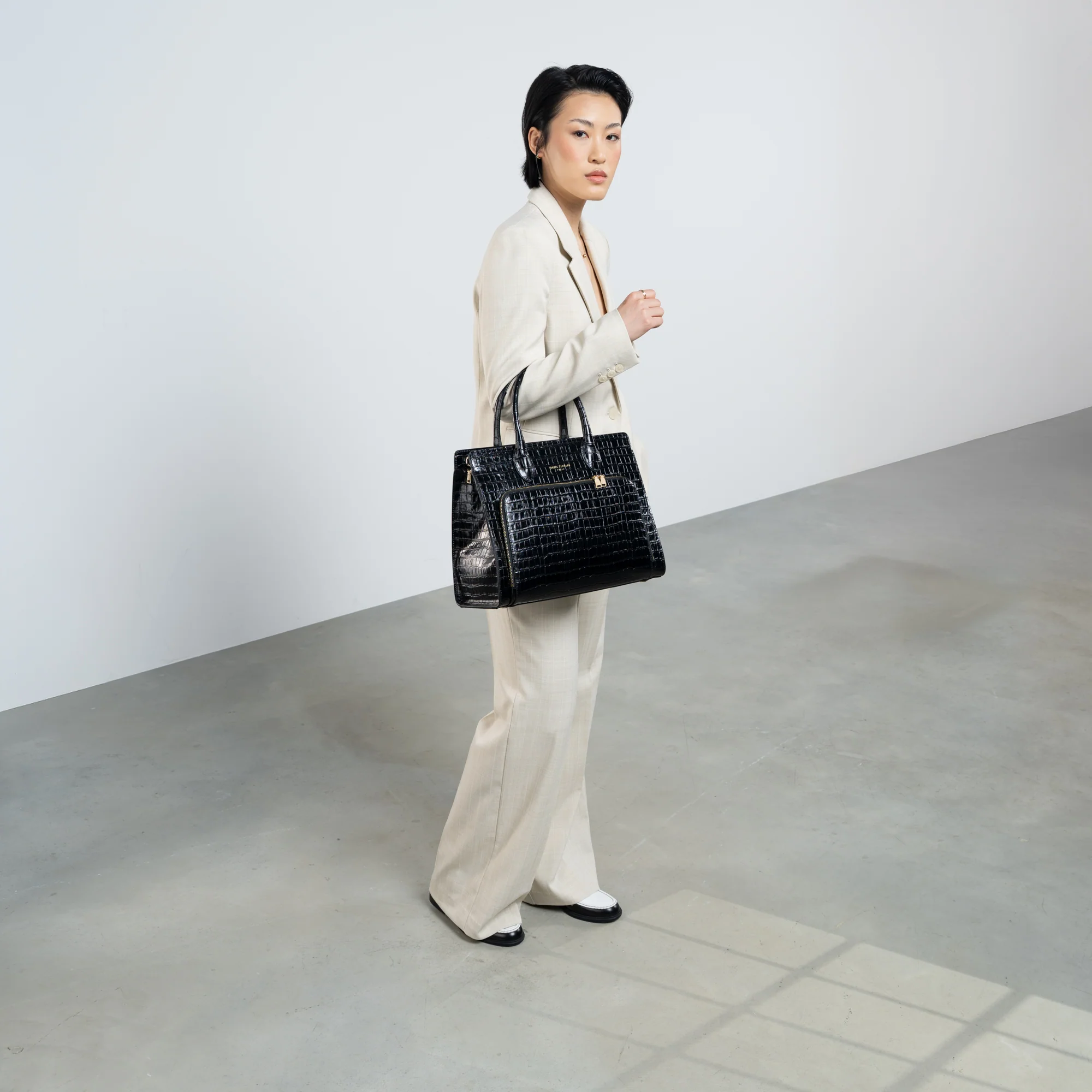 Honoré Nadine croco black leather handbag with 13 inch laptop pocket - Image 3