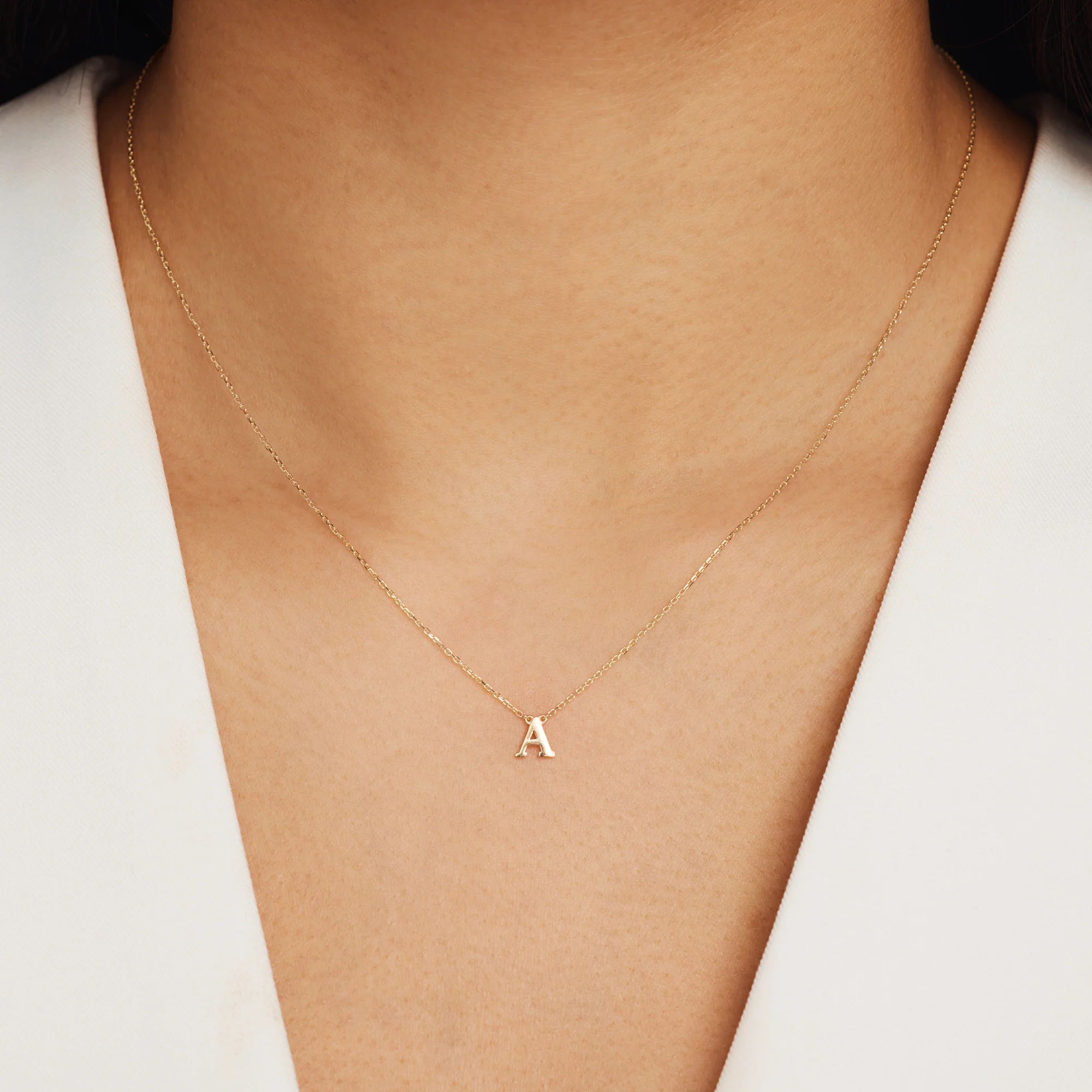 Le Marais Chloé 14 karat gold initial necklace with letter - Image 3