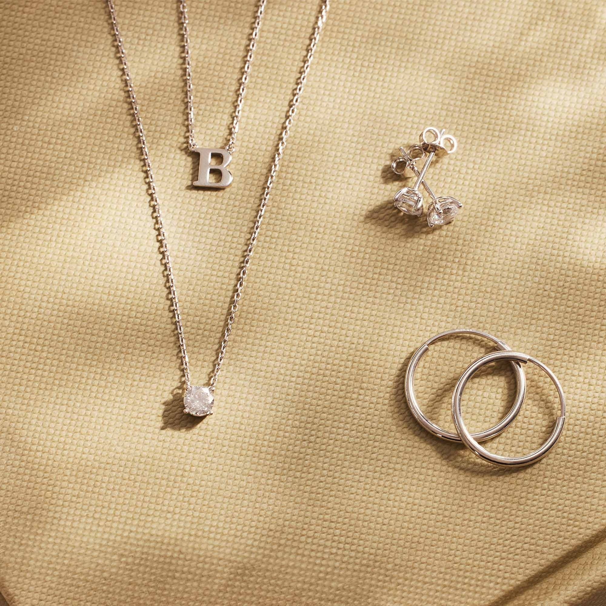 Saint Germain Chloé 14 karat white gold initial collier with letter - Image 5