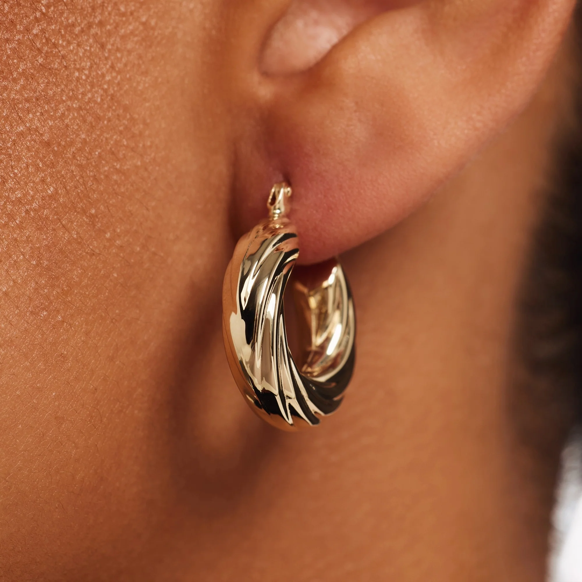 Rivoli Belle 14 karat gold hoop earrings - Image 2