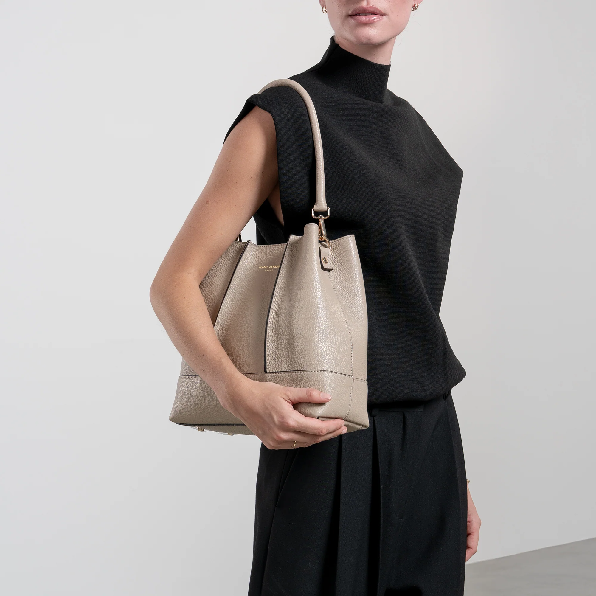 Femme Forte Macie taupe calfskin leather shoulder bag - Image 2