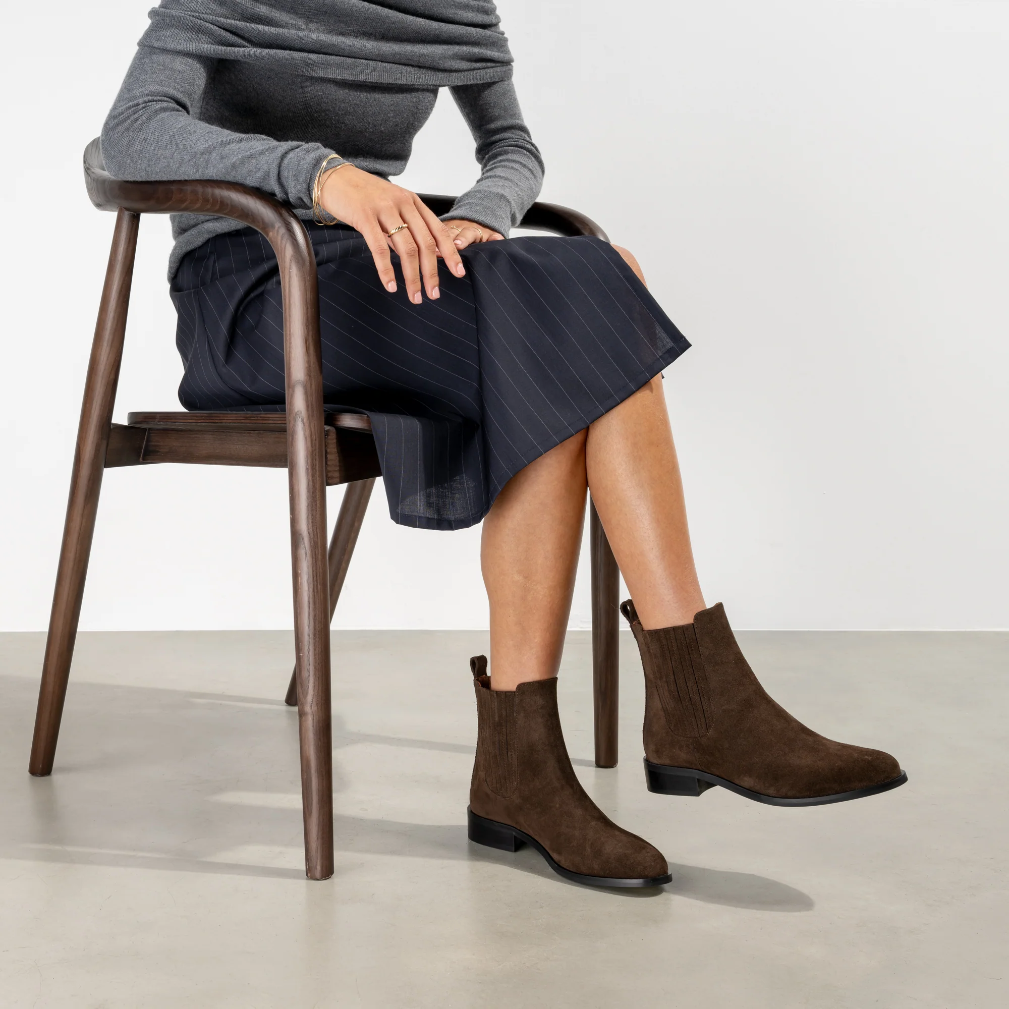 Vendôme Chey Brown Suede Leather Chelsea Boots - Image 2